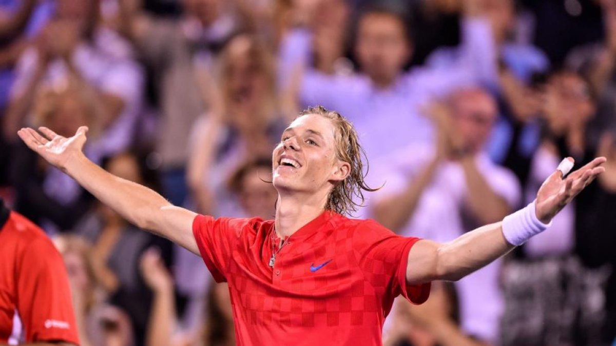 Denis Shapovalov-ERIC BOLTE / USA TODAY SPORTS)