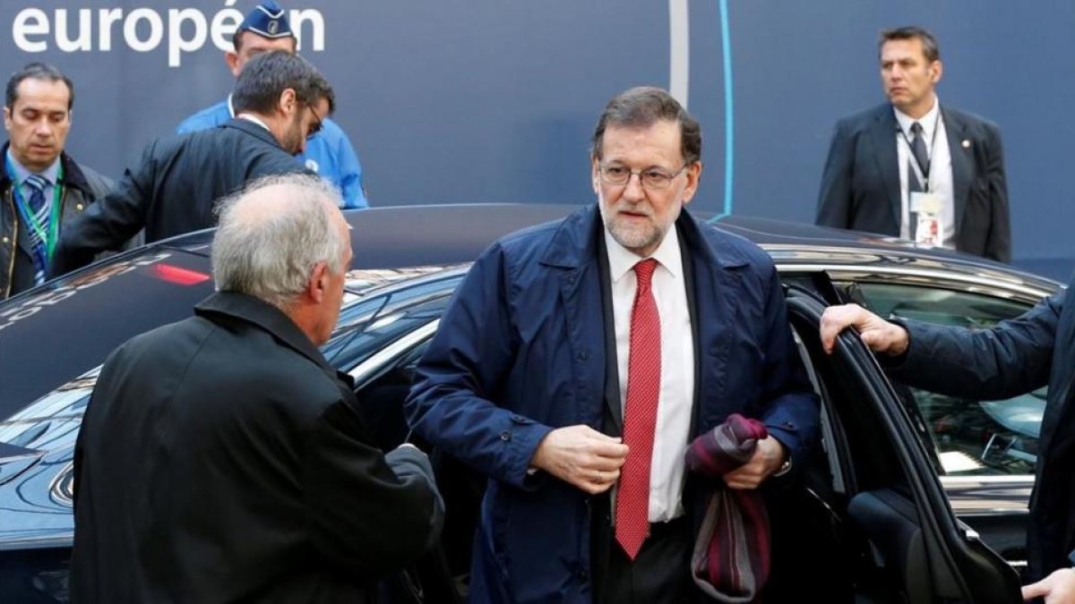 Mariano Rajoy llega al Consejo Europeo que se ha celebrado este jueves en Bruselas.-REUTERS / FRANÇOIS LENOIR