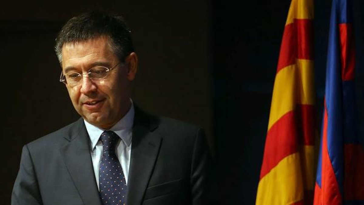 El presidente del Barça, Josep Maria Bartomeu, antes de una rueda de prensa.-Foto: EFE / TONI ALBIR