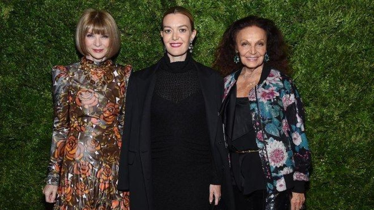 Anna Wintour, Marta Ortega y Diane von Furstenberg.-AFP / JAMIE MCCARTHY