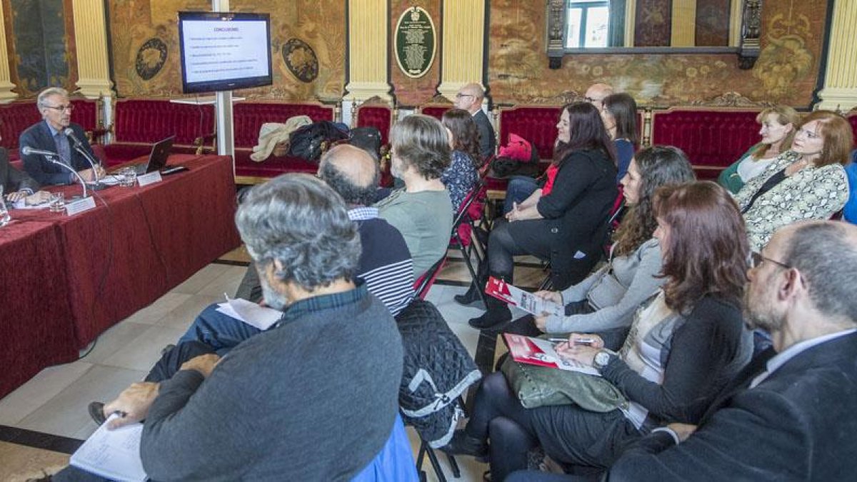 Imagen de la jornada celebrada ayer en el Salón Rojo-ISRAEL L. MURILLO