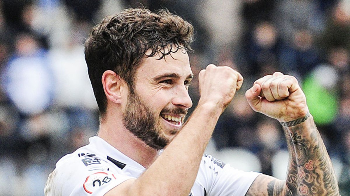 Miki Muñoz celebra el tanto anotado en el partido contra la Cultural Leonesa. SANTI OTERO