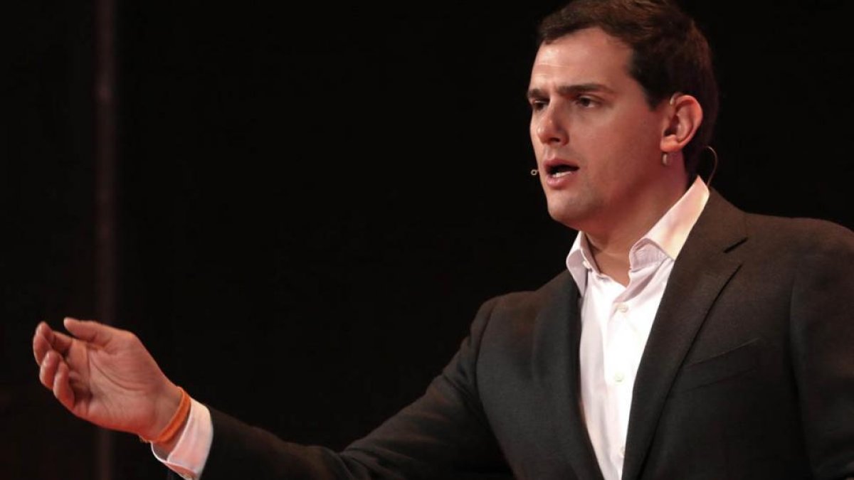 Rivera sobre su nuevo modelo laboral: Si no quieren que lo saquemos desde la oposición, nos obligarán a gobernar España.-EFE