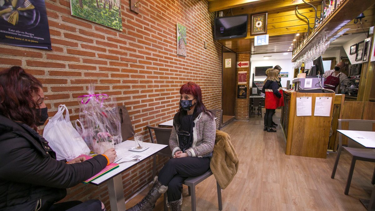 Imagen del interior del bar El Soportal. TOMÁS ALONSO