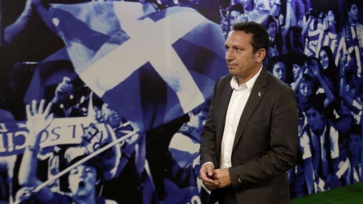 Eusebio Sacristán, en el estadio de Anoeta.-EFE / JUAN HERRERO