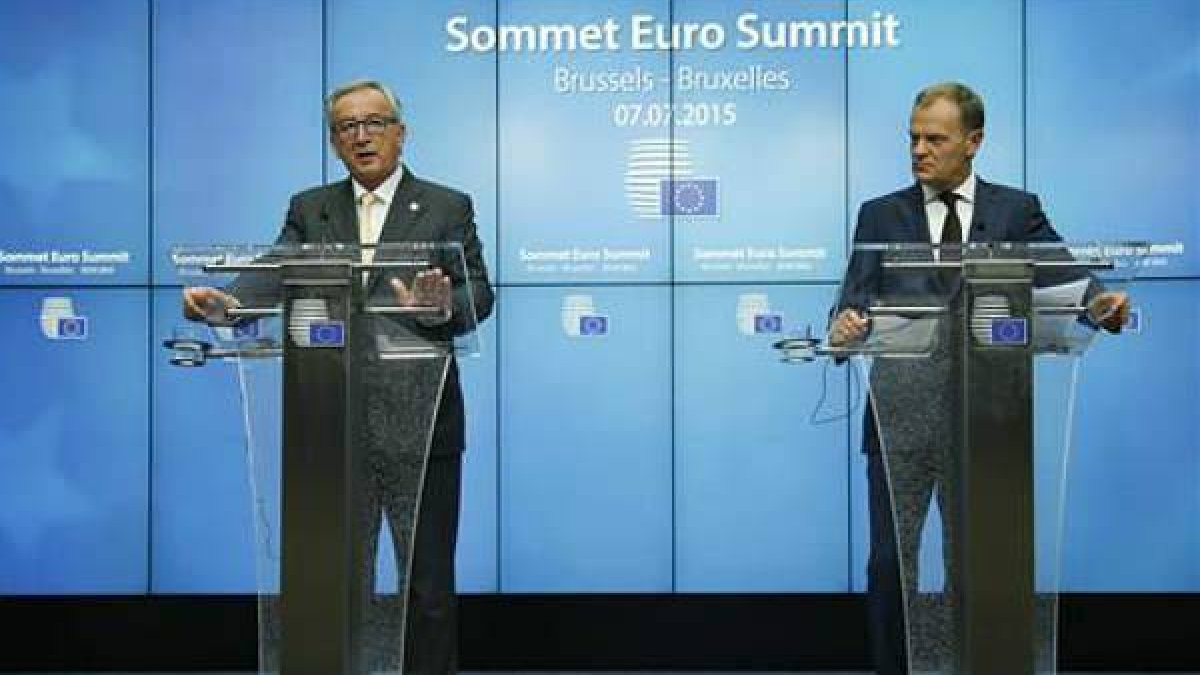 Europa da la última oportunidad a Grecia para evitar salir del euro dándole un plazo de cinco días para que presente propuestas, en una cumbre extraordinaria en la que han asistido los líderes europeos.-Foto: EFE