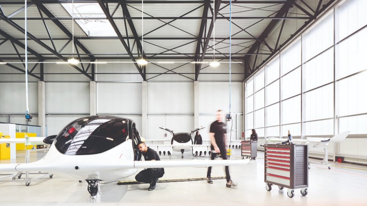 Aciturri fabricará en composite la estructura y alas del jet, que es totalmente eléctrico y transporta a 5 ocupantes.  LILIUM