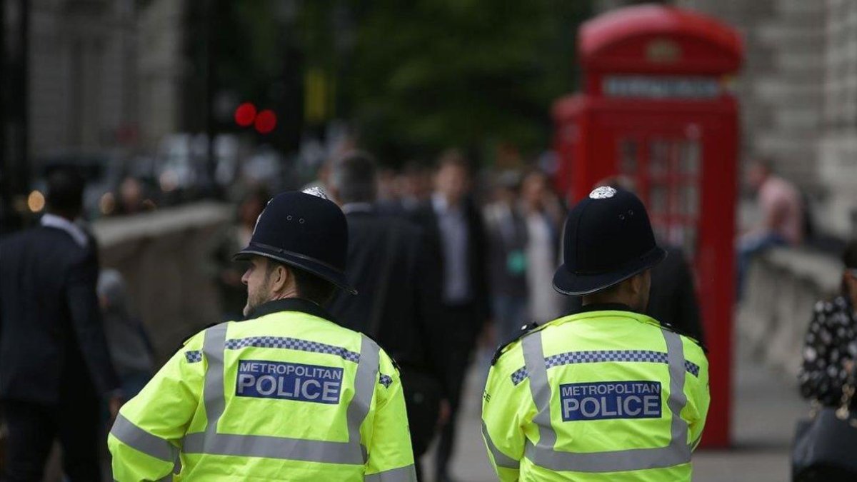 Policías británicos-DANIEL LEAL-OLIVAS