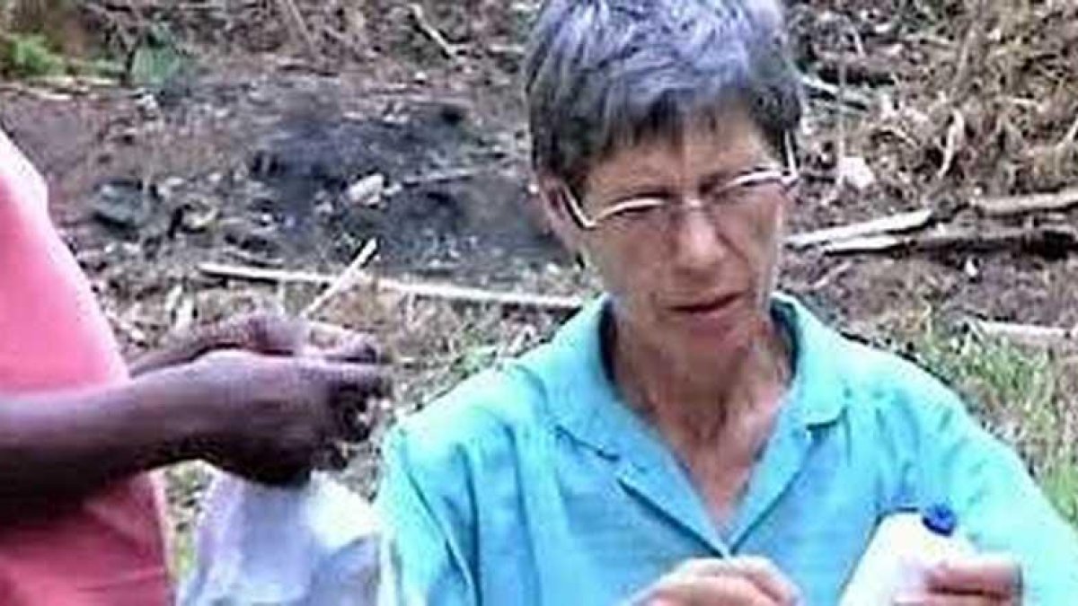 Inés Nieves Sancho, burgalesa de nacimiento y con nacionalidad francesa, impartía clases de costura a mujeres en la República Centroafricana.-ECB