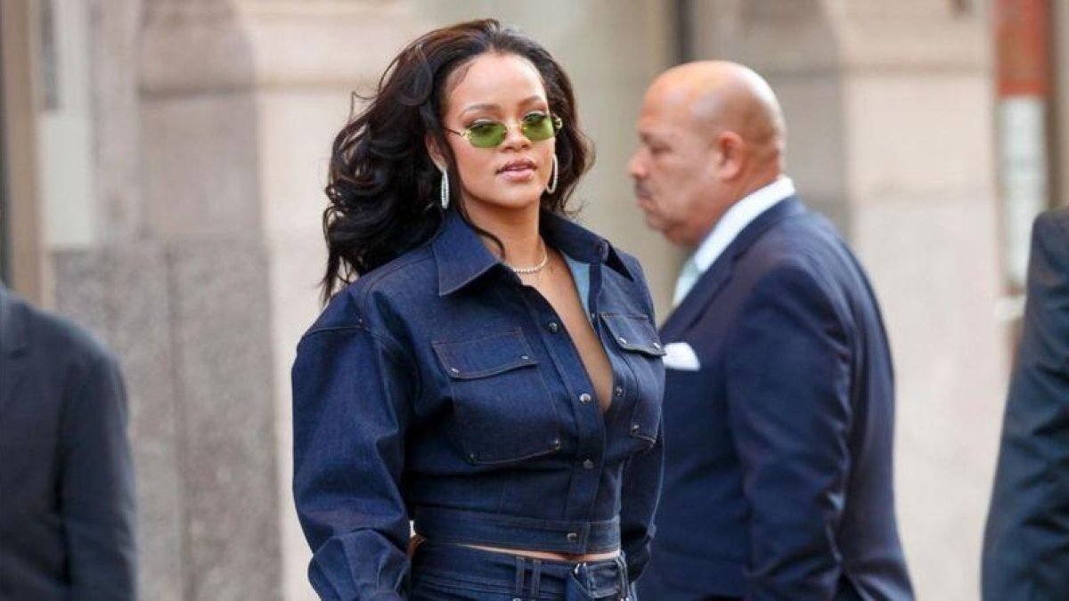 Rihanna pasea por las calles de Nueva York, el pasado 12 de octubre.-GOTHAM