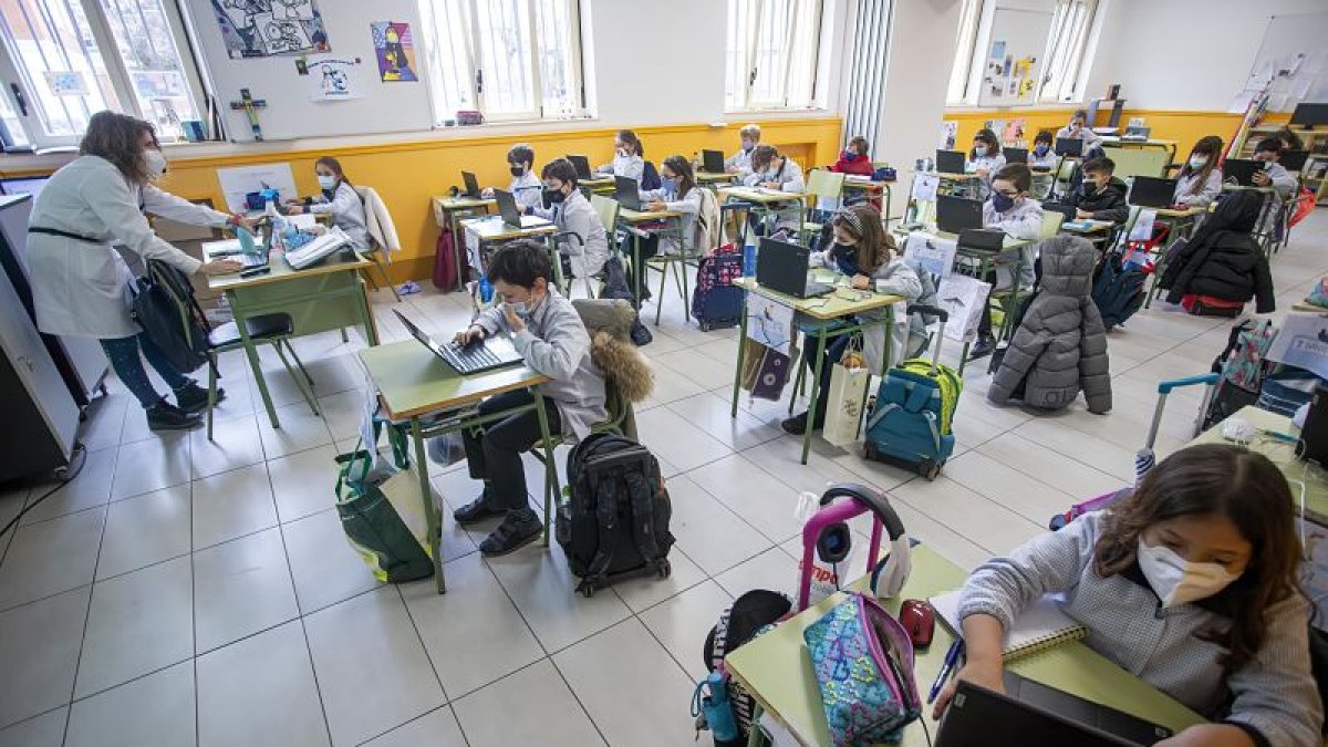 Un aula del colegio Jesús-María. FOTOS: SANTI OTERO