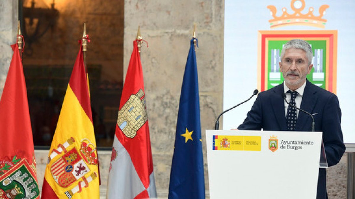 El ministro del Interior, Fernando Grande-Marlaska, en un acto de homenaje a las víctimas del terrorismo en Burgos. ICAL