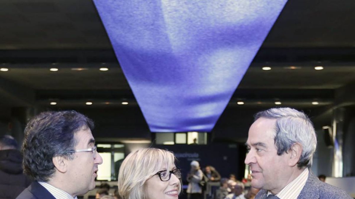 Marinero, Calleja y López Recio, en el inicio de la jornada.-RAÚL G. OCHOA