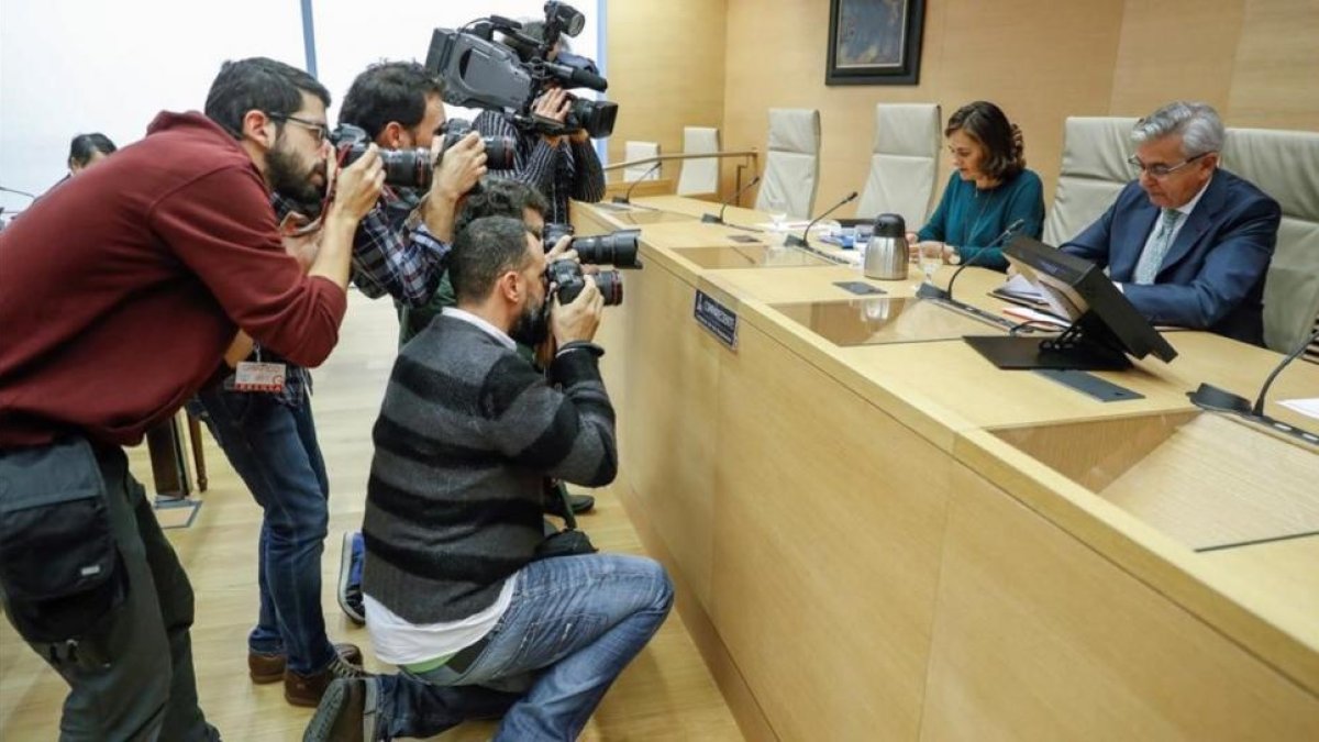 El coronel jefe de la UCO de la Guardia Civil, Manuel Sánchez Corbí, durante su comparecencia en la comisión que investiga la presunta corrupción del PP.-/ EFE / EMILIO NARANJO