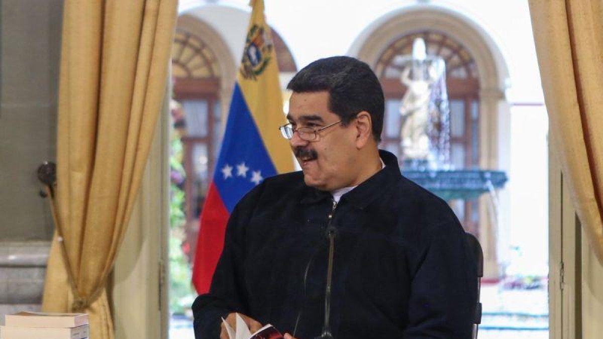 Maduro negó hoy haber financiado la caravana de migrantes hondurenos que en los últimos días emprendieron un viaje hacia EE UU.-EFE