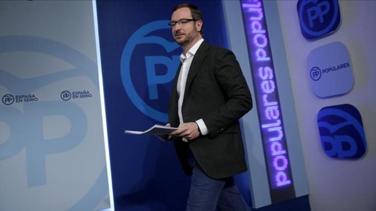 El vicesecretario de sectorial del PP, Javier Maroto, este lunes en rueda de prensa.-PATRICIA MARTÍN / MADRID