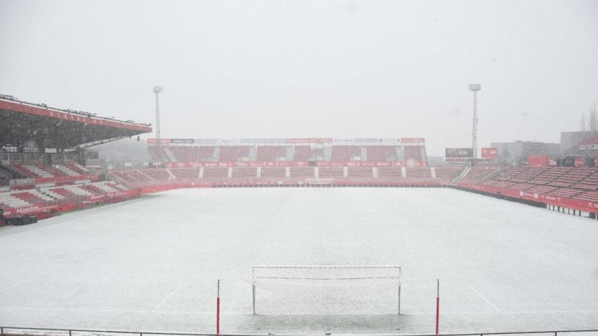 Montilivi, estadio del Girona FC, nevado-EL PERIÓDICO