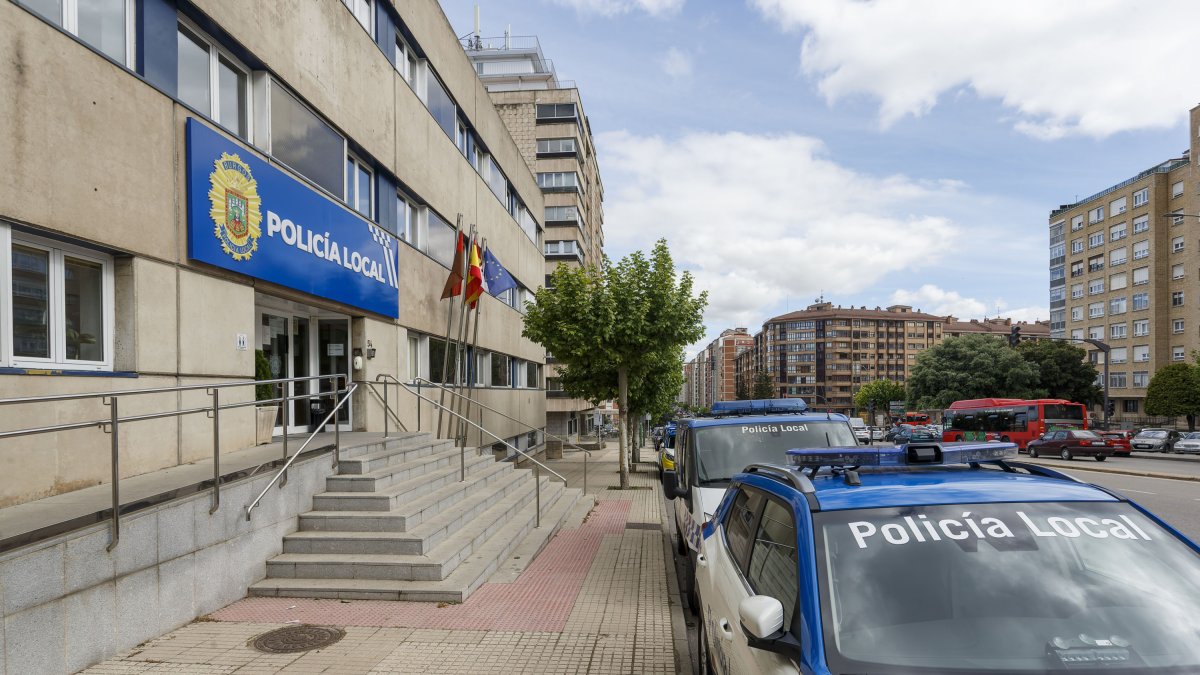Un agente de la Policía Local de Burgos, libre de servicio, colaboró con un vigilante de seguridad y la Policía Nacional de Madrid en una detención por un presunto delito de robo con violencia.