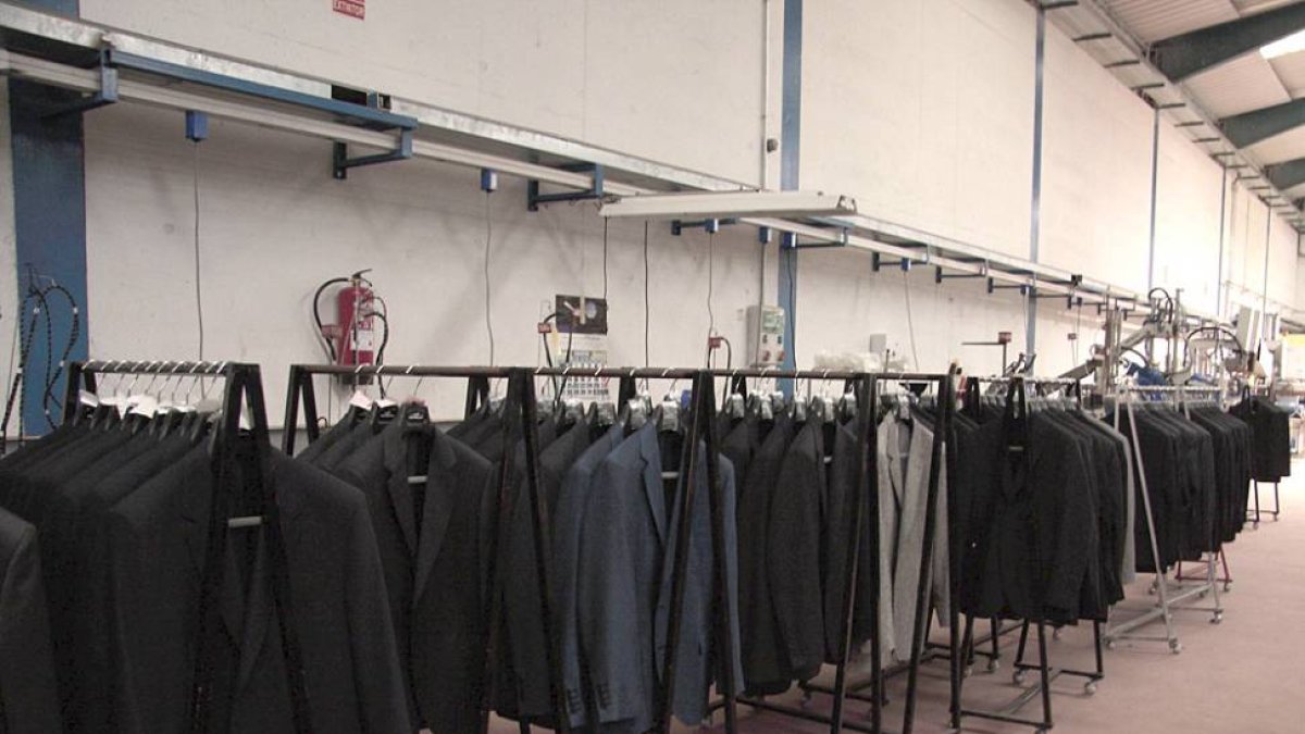 Antonaga incrementó su producción de trajes por encima de los 4.000 el pasado año.-G. G.