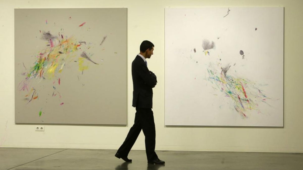 ‘Nonsense’ engloba al Fran Herreros más reconocible, con grandes lienzos abstractos y coloristas, con uno nuevo, más descarado y guasón.-Raúl Ochoa