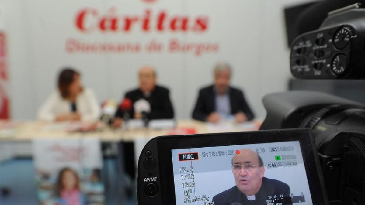 Presentación de la memoria de Cáritas.-ISRAEL L. MURILLO