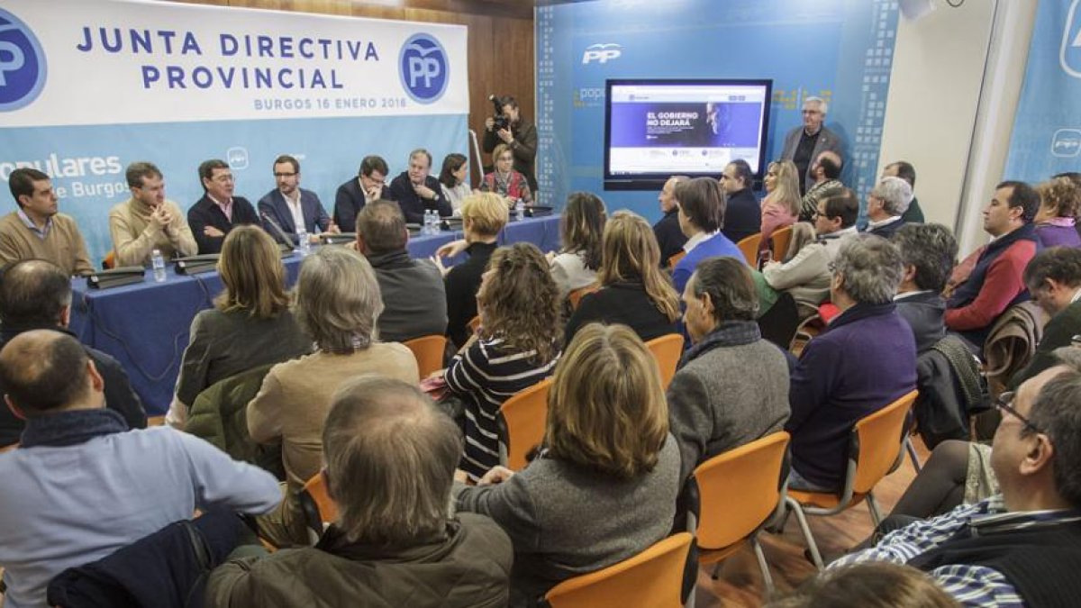 Javier Maroto, Alfonso Fernández Mañueco y César Rico, presidieron la reunión de la Junta Directiva Provincial del PP de Burgos.-SANTI OTERO