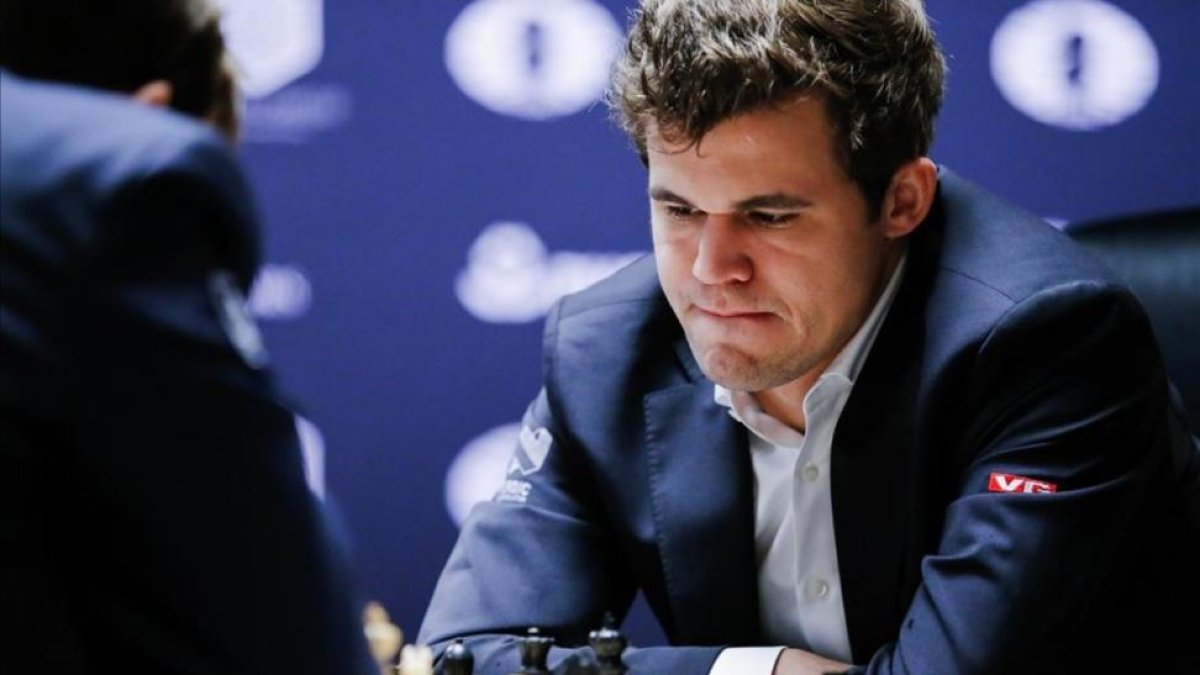Magnus Carlsen, durante la final del Mundial de ajedrez.-AFP / EDUARDO MUNOZ ALVAREZ