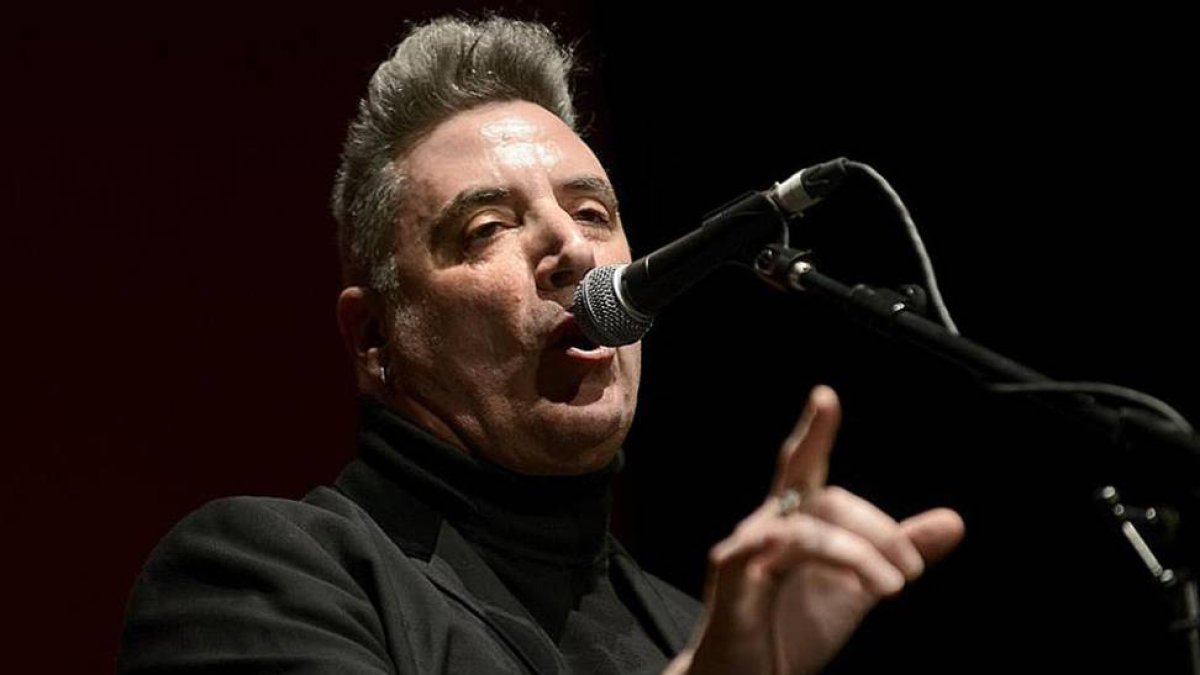 Todo cambia en Loquillo salvo su actitud rocker.-BERNARDO DÍAZ