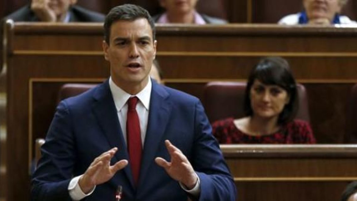 Pedro Sánchez en la sesión de control del Gobierno este miércoles.-CHEMA MOYA / EFE