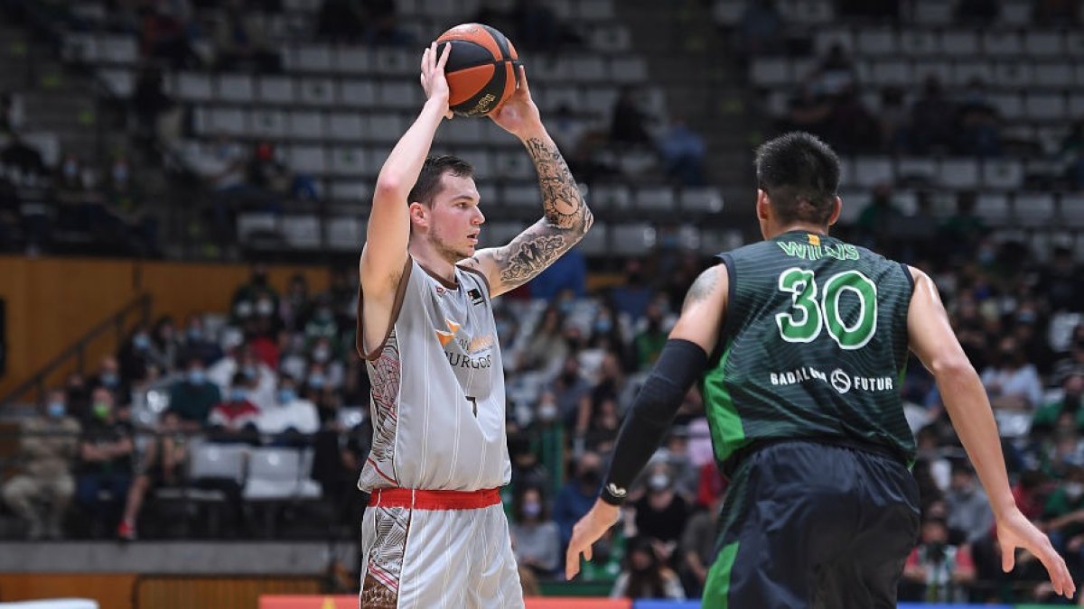 Salash con 11 puntos fue el segundo anotador tras los 15 de Benite y fue el mejor con 12 de valoración. ACB PHOTO / D. GRAU