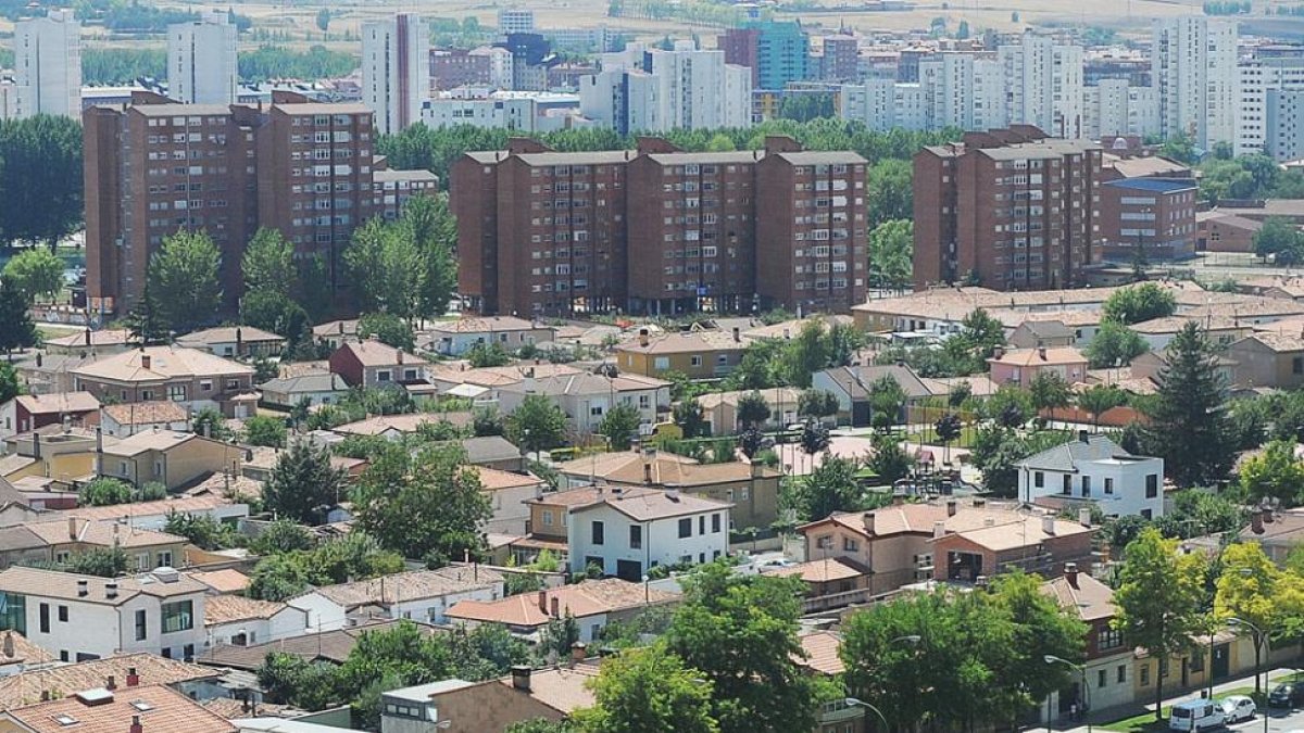 Muchas de las construcciones de la Barriada Illera están incluidas en el padrón de 2017 al estar construidas entre 1951 y 1955.-ISRAEL L. MURILLO