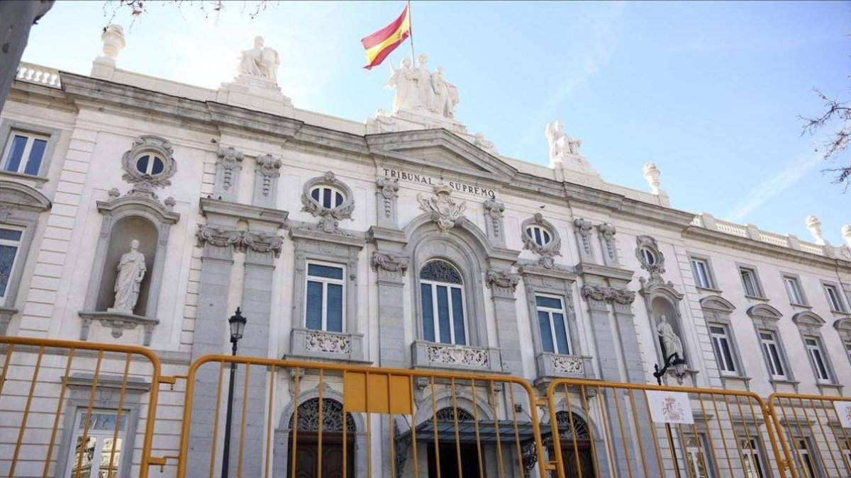 Fachada del Supremo.-DAVID CASTRO