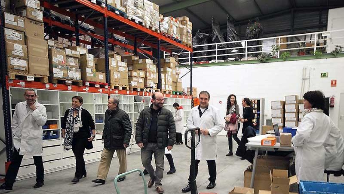 Los representantes institucionales recorrieron las instalaciones de Wiko.-G. G.
