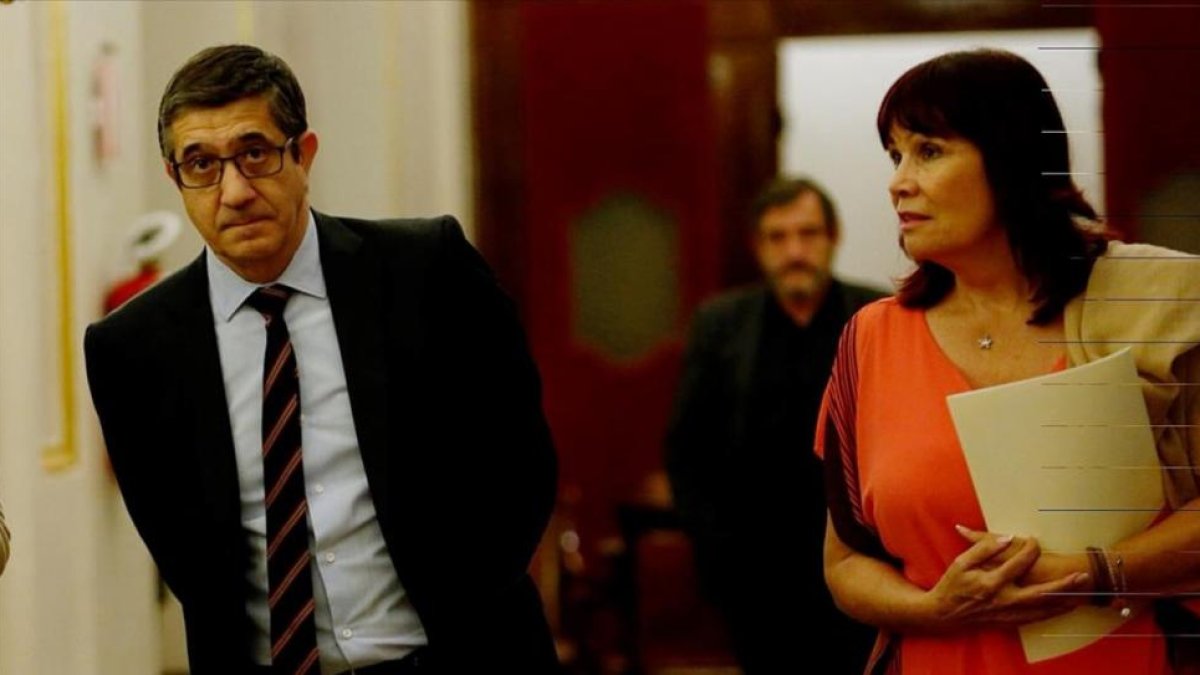 El presidente del Congreso, Patxi López, junto a la vicepresidenta, Micaela Navarro, el pasado 26 de mayo.-JUAN MANUEL PRATS