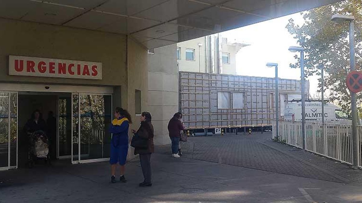 El servicio de Urgencias del hospital Santos Reyes de Aranda de Duero atendió el año pasado a 29.297 pacientes.-L. V.