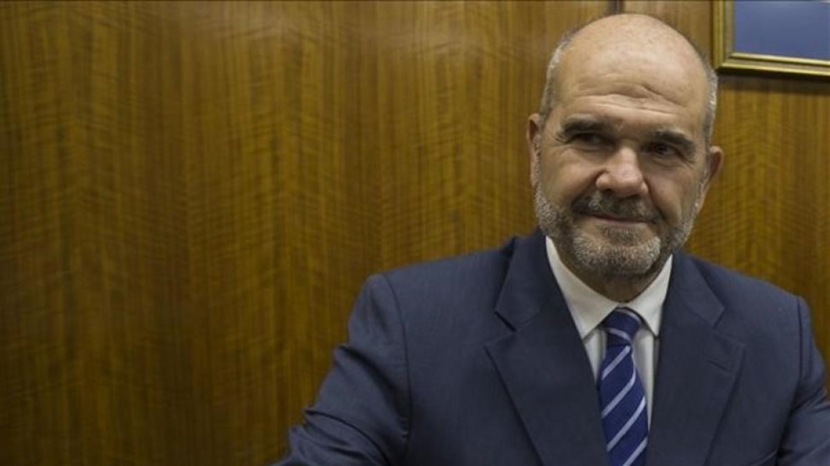 El expresidente andaluz Manuel Chaves, en la comisión de investigación del 'caso ERE', en el Parlamento andaluz.-EFE / JOSÉ MANUEL VIDAL