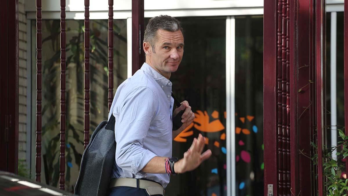 Iñaki Urdangarin llega al hogar Don Orione para realizar su trabajo de voluntariado.-DAVID CASTRO