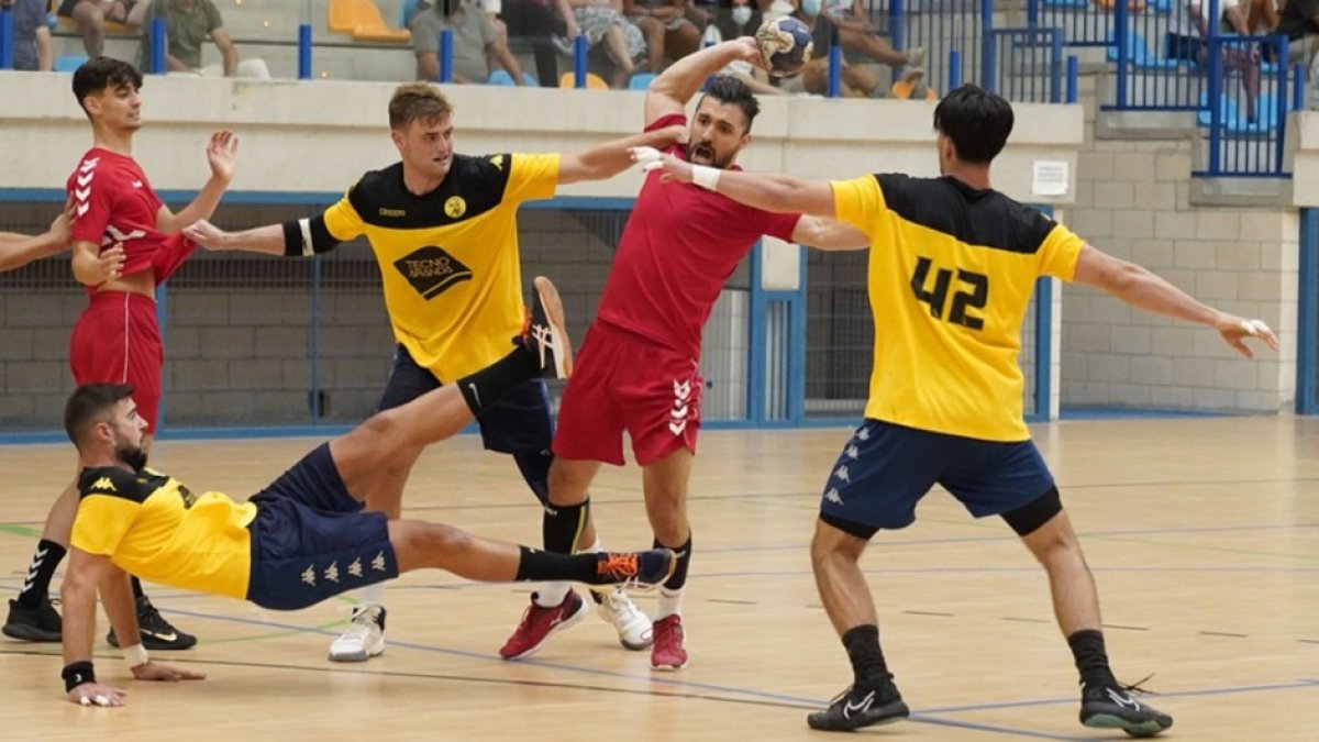 Lance del encuentro que enfrentó al UBU San Pablo con el Tubos Aranda. JAVIER GÓMEZ / FOTO CEDIDA POR EL BM BURGOS