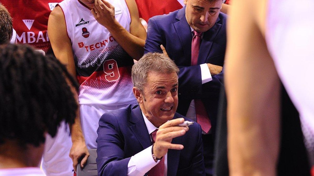 Fisac, hoy, dando instrucciones-TECNYCONTA ZARAGOZA