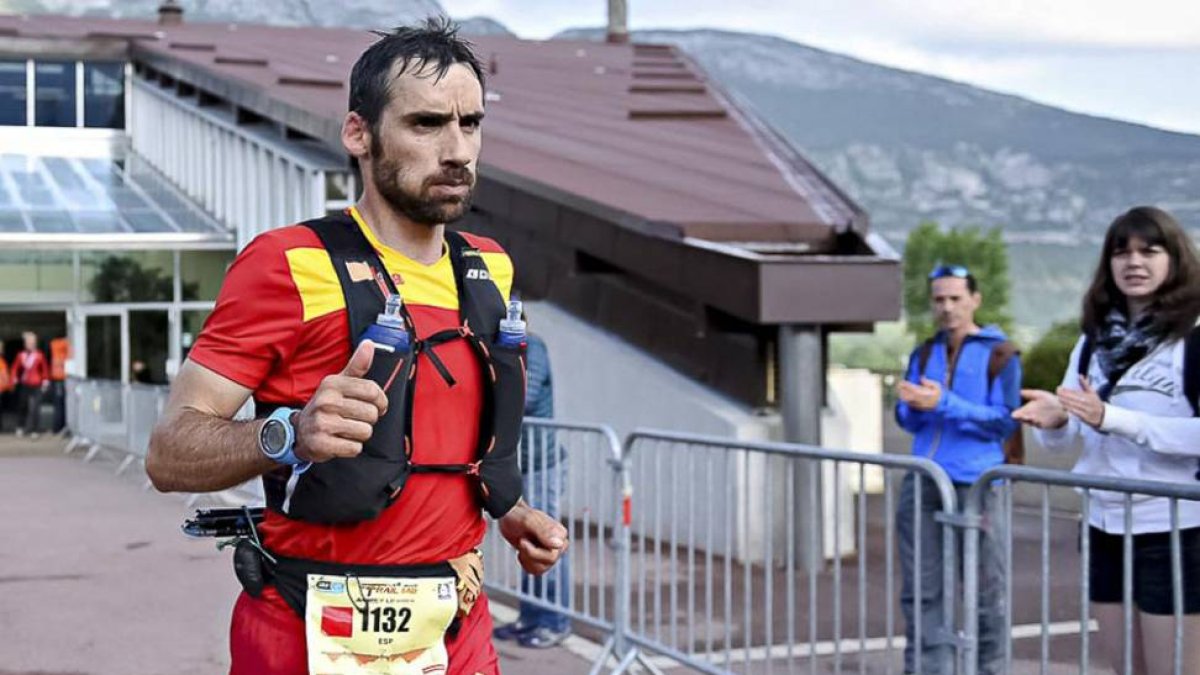 Luis Hernando, que debutaba con la selección española, en plena acción en el Mundial de Annecy-ECB