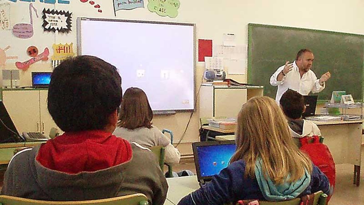 Las aulas de Aranda de Duero están cada vez más llenas debido al aumento de la natalidad en los últimos años.-L.V.