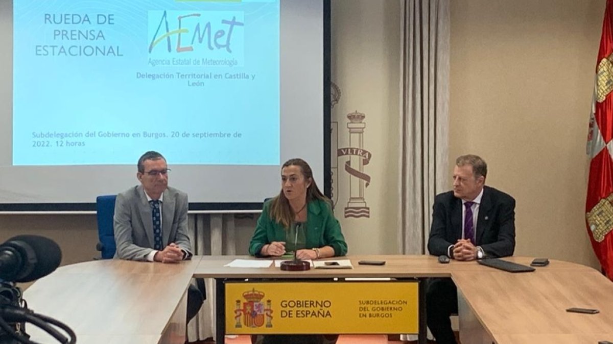 Barcones y Manuel Mora, junto al secretario de la Subdelegación de Burgos, Ricardo Elena. ECB