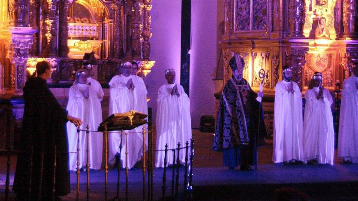 La iluminación y el sonido son dos de las piezas claves de la representación.-G.G.