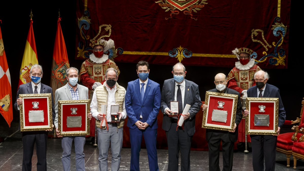 Entrega de los títulos honoríficos de la ciudad. SANTI OTERO
