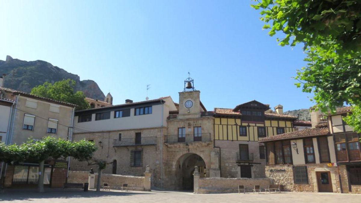 Vista de la Plaza Nueva de la localidad pozana.-A. MARROQUÍN