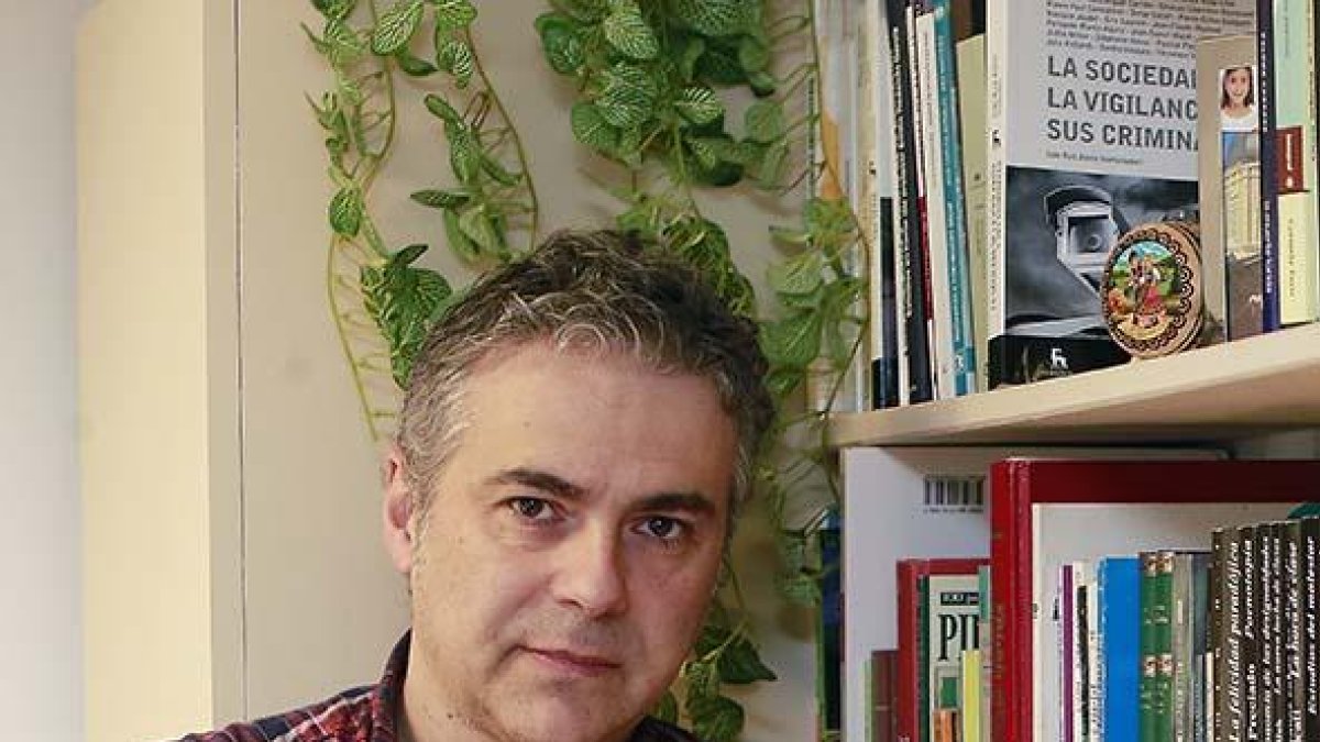 Fernando Pérez del Río en su consulta.-RAÚL G. OCHOA