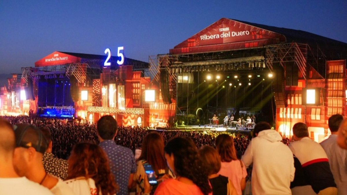 Los ladrones se aprovechan de la concentración de público, de la noche y de las distracciones para robar teléfonos móviles. DO RIBERA DEL DUERO