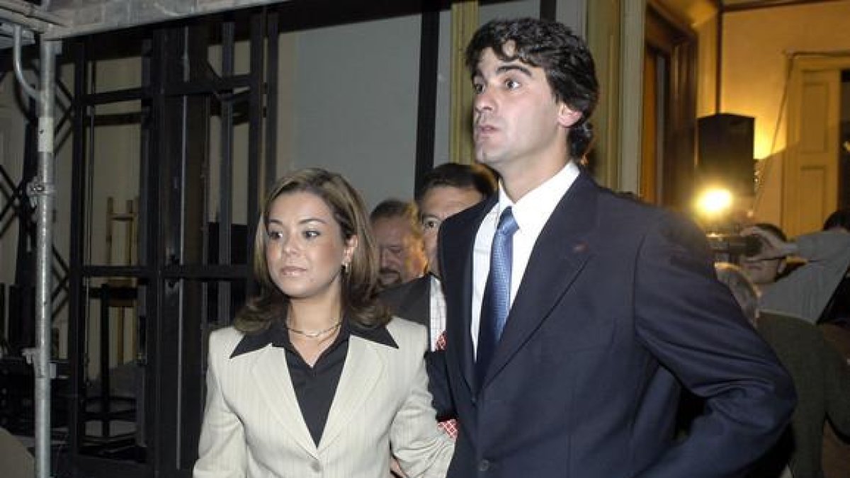 María José Campanario y su marido, Jesulín de Ubrique, en una visita, en el 2003, a la Casa Madrid.-ARCHIVO / DIEGO CALDERÓN