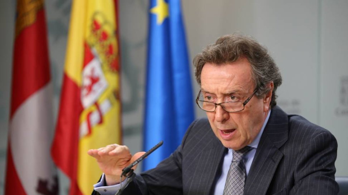 El consejero de la Presidencia y portavoz de la Junta, José Antonio de Santiago, durante la rueda de prensa posterior al Consejo de Gobierno de Castilla y León.-Ical
