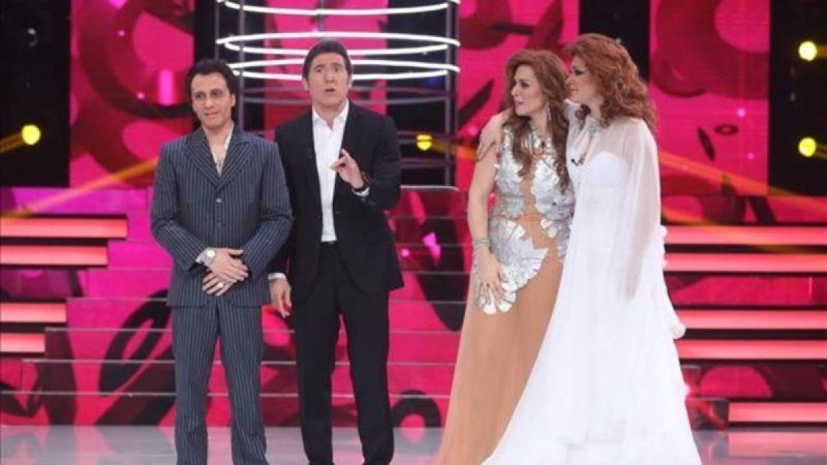 Blas Cantó, el presentador Manel Fuentes, Rosa López y Lorena Gómez, en la final de 'Tu cara me suena'.-ATRESMEDIA